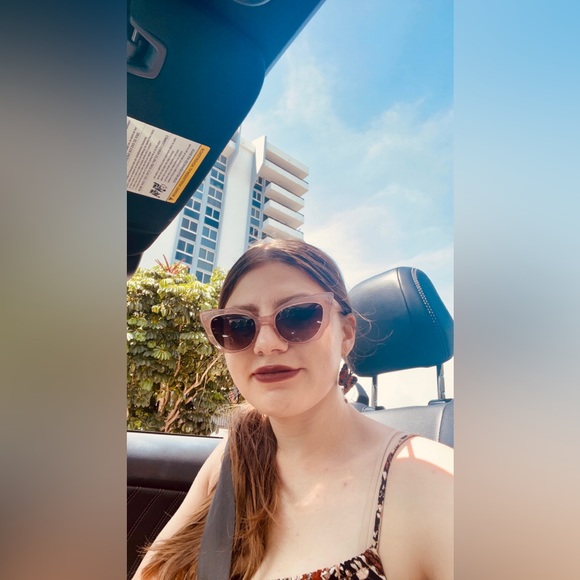 Meet your Posher, Gabriella - Picture 7 of 9